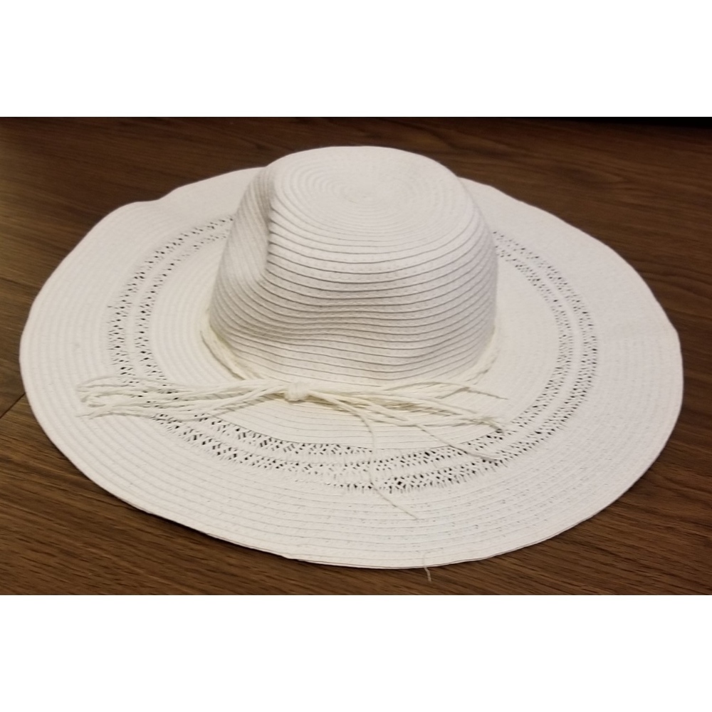 Kentucky Derby White Large Horse Racing Floral Hat
